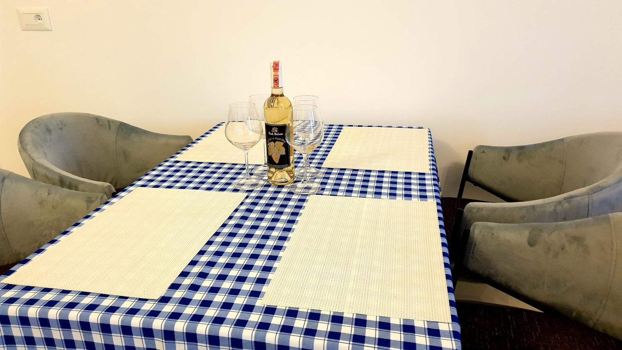 2F Saranda Apartment ภายนอก รูปภาพ
